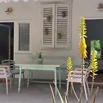 Studio Apartments Roza - A Charming Oasis In The Centre Of Makarska