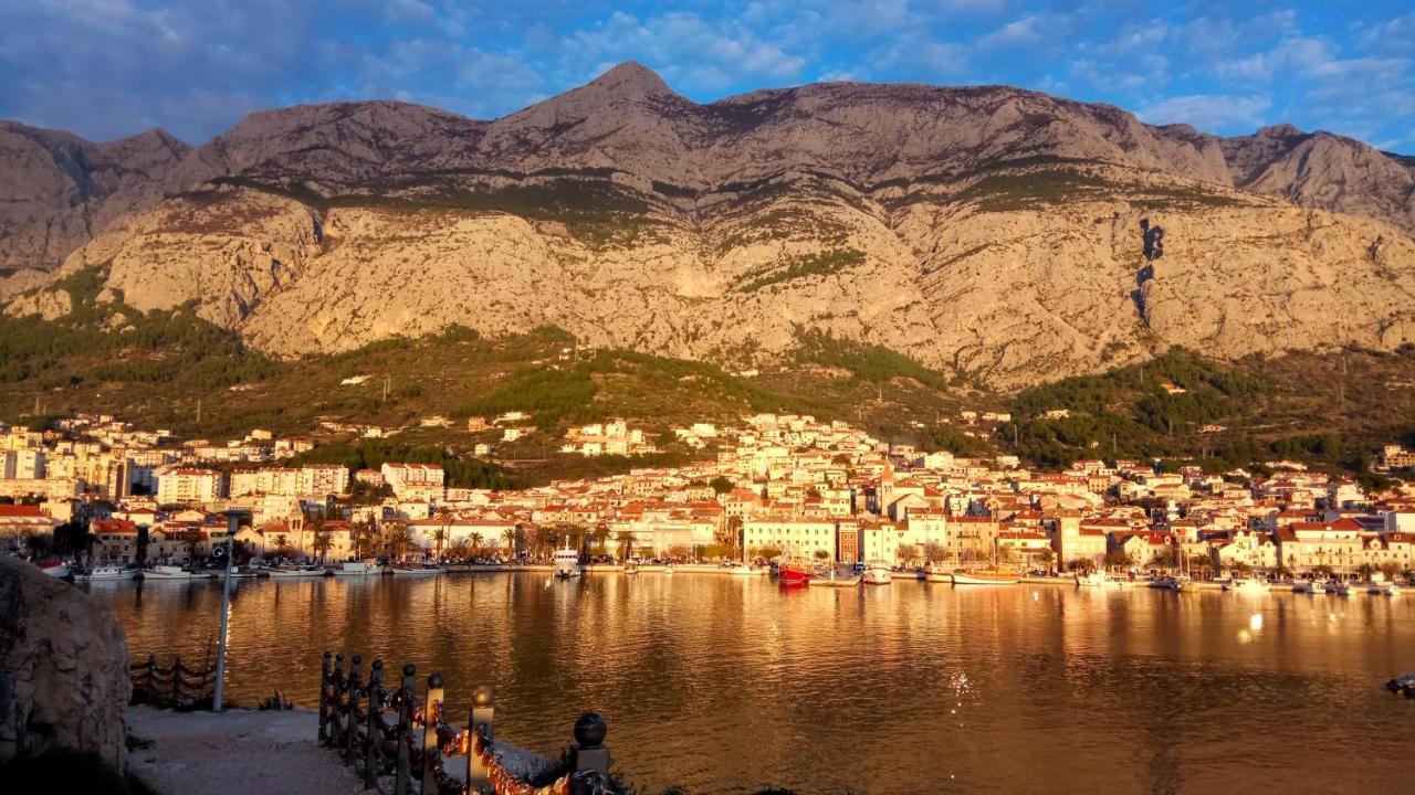 Roza - A Charming Oasis In The Centre Of Apartment Makarska